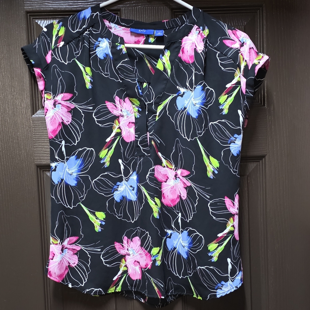 Floral Black Women's Top Apt. 9 Size XSmall